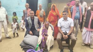 १०८ वर्षीया जानकीदेवीको लोकतन्त्रप्रेम, प्रजिअ यादवले गरे सम्मान